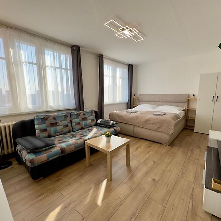 Apartamento Smarty Choice Flat With Deluxe Kitchen Praga Exterior foto